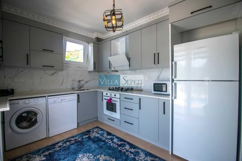 Kitchen or kitchenette, Kitchen or kitchenette