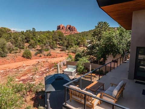 Sedona Cathedral Rock Sanctuary- Surrounding Views from Patio & Casita, Near Hiking! House in Sedona