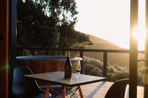 Foudre Suite with Hot Tub at Barrelled Wines Raglan Apartment in Raglan