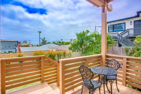 100 Yards Ocean & Surfing Ocean Views Backyard House in Pacific Beach