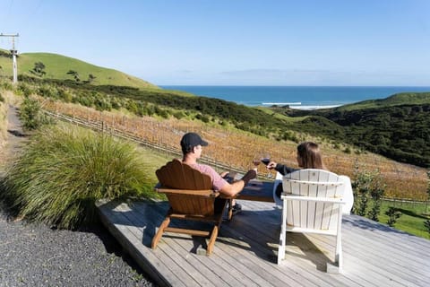 Barrique Studio with Sauna at Barrelled Wines Raglan Apartment in Raglan