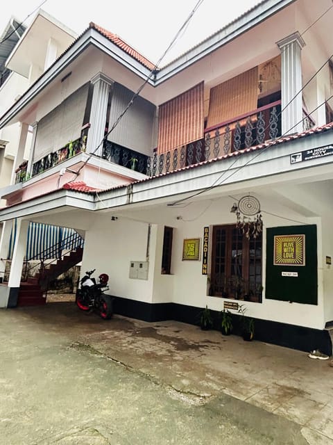 BACADI INN Tourist Home Bed and Breakfast in Kochi