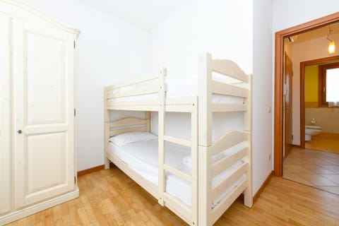 Bed, Photo of the whole room, Bedroom, bunk bed