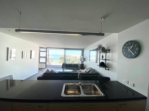 Modern Apartment With Pool and Gym Apartment in Napier