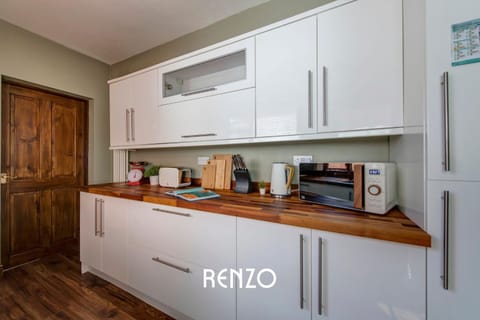 Kitchen or kitchenette, microwave, toaster