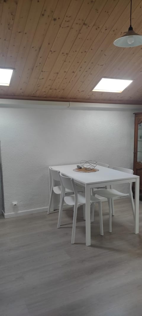 Charmant appartement au calme Apartment in Nimes