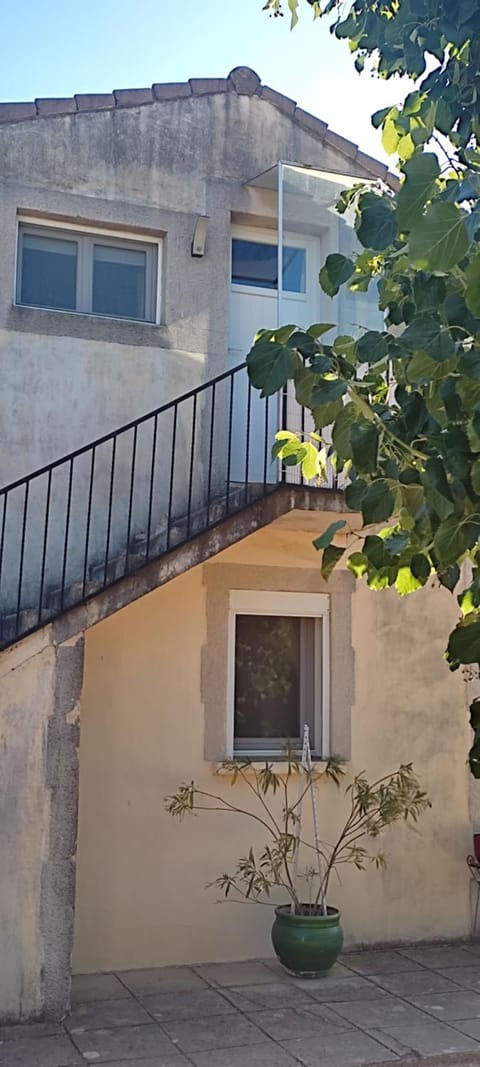 Charmant appartement au calme Apartment in Nimes