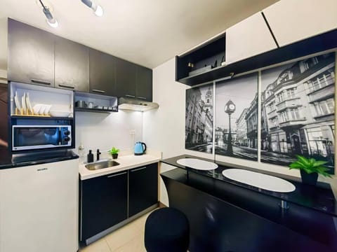 1BR Condotel Ridgewood Towers Taguig City #RW07 Apartment in Makati