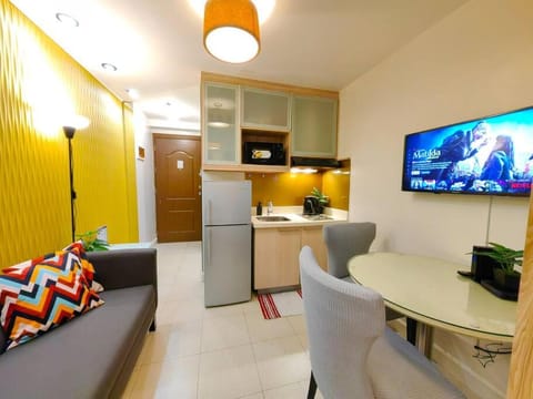 1BR Condotel Ridgewood Towers Taguig City #RW08 Apartment in Makati