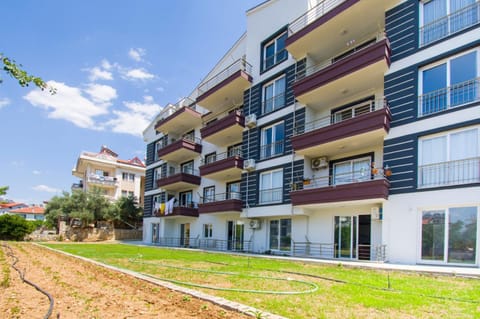 Property building, Spring, Day, Garden view