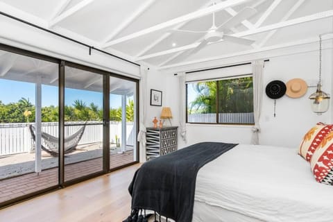 Tropical Hideaway Inspired by Palm Springs in Lennox Head House in Lennox Head