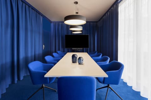 Meeting/conference room