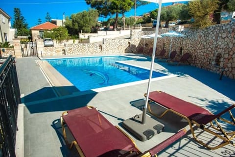 Day, Pool view, Swimming pool, sunbed