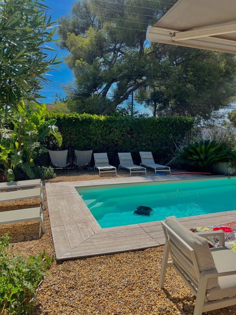 Villa de charme avec piscine à proximité des plages Villa in Saint-Raphael