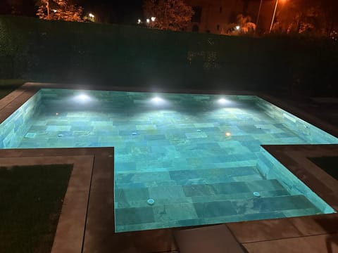 Night, Pool view