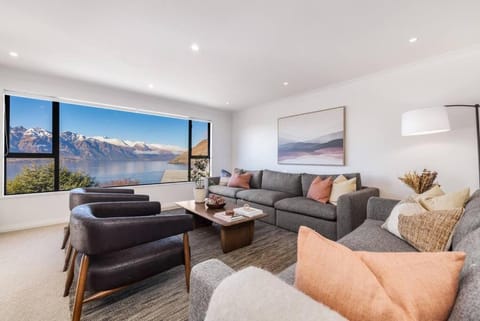 Natural landscape, TV and multimedia, Living room, Seating area, Mountain view