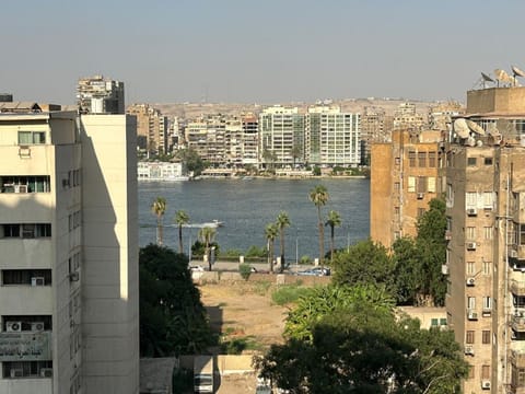 شقة على النيل بشارع مراد Apartment in Cairo