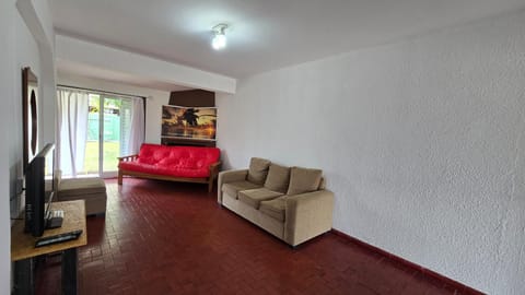 Communal lounge/ TV room, TV and multimedia, Living room, Seating area, Evening entertainment