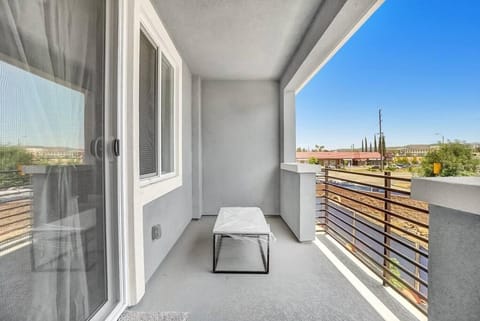 Property building, Balcony/Terrace