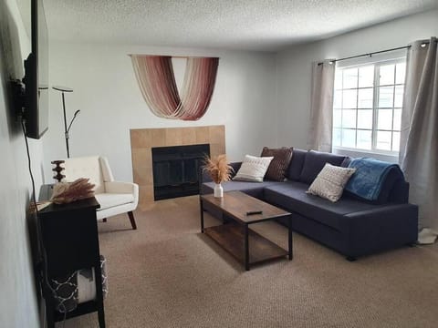 Huge 4BR 3BA Pet Friendly Home in Fontana Apartment in Fontana