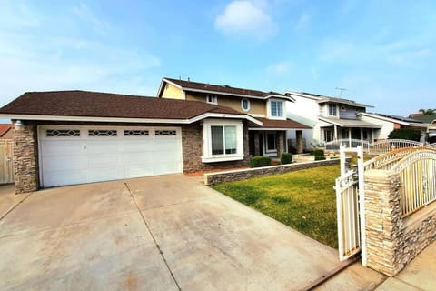 Huge 4BR 3BA Pet Friendly Home in Fontana Apartment in Fontana