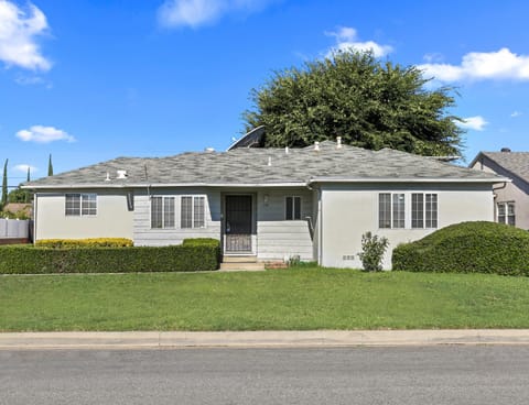 Modern 3BD 2BA Pet-Friendly Gem in West Covina Apartment in West Covina