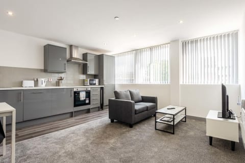 Fantastic 1 Bedroom Yeadon Apartment Apartment in Leeds