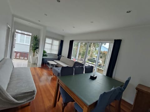 7 Beds including 4 Double Beds, 1 Single Bed, 2 Double Sofa Beds, 8 Renton Road, Mt Albert, Auckland House in Auckland