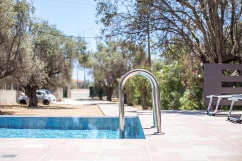 Spring, Day, Garden, Garden view, Pool view, Swimming pool, sunbed