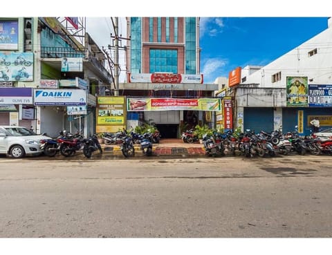 Property building, Day, City view, Street view, Location, Parking