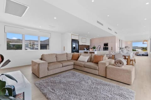 Sunnyside Sellicks Beach Family friendly oasis Sleeps 12 with Sea Views House in Adelaide