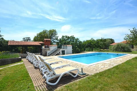 Garden view, Swimming pool, sunbed