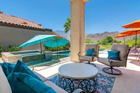 PGA BREATHTAKING MOUNTAIN VIEWS POOL OASIS House in La Quinta