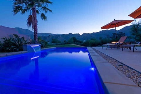 PGA BREATHTAKING MOUNTAIN VIEWS POOL OASIS House in La Quinta