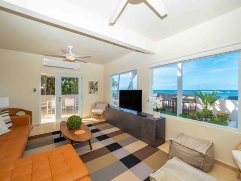 Ocean Boulevard - Beachfront 7 Bedroom Villa Best Beach in PR! Villa in Fajardo