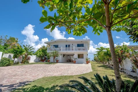 Casa Blanca - Exclusive Oceanfront Villa with Large Pool Villa in Rio Grande