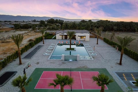 Nahana Desert Oasis House in Indio