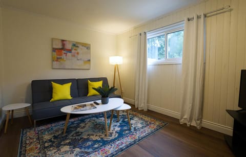 TV and multimedia, Living room, Photo of the whole room, Seating area