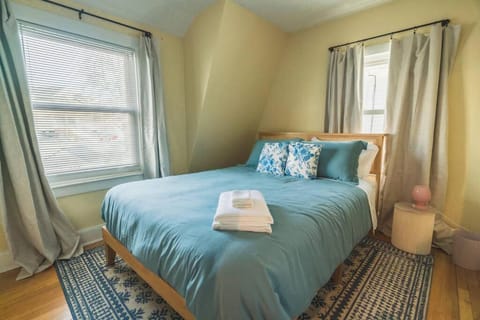 Tufts 4BDR-15-MIN to Harvard&Boston-Free Parking Maison in Somerville