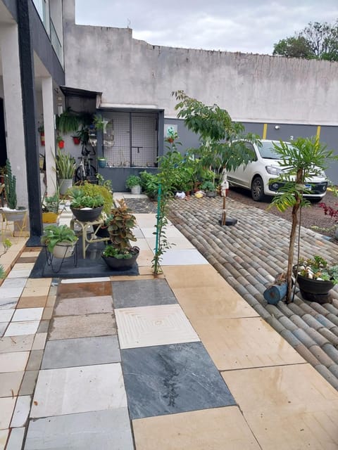 Day, Garden, Garden view, Parking