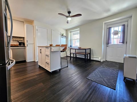 Rustic & Remodeled 3-bedroom in Downtown Phoenixville Appartement in Phoenixville