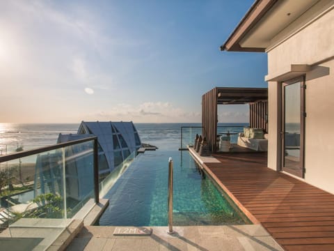 Pool view, Sea view, Swimming pool