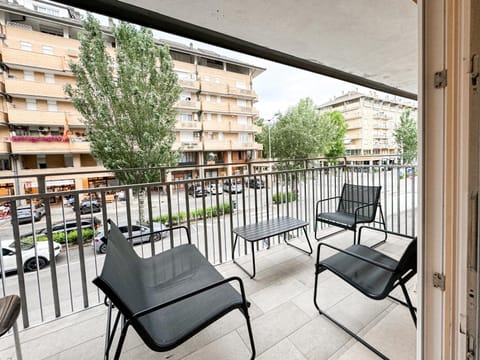 Property building, View (from property/room), Balcony/Terrace