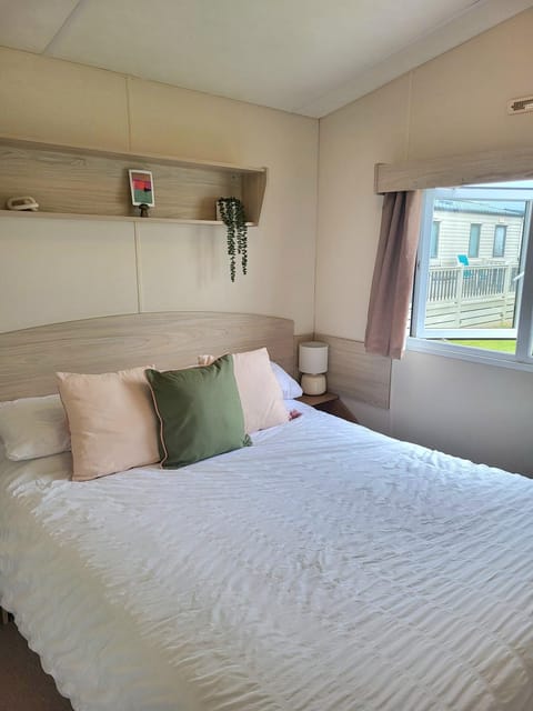 Oyster Seekers 2 Bed Campground/ 
RV Resort in Whitstable