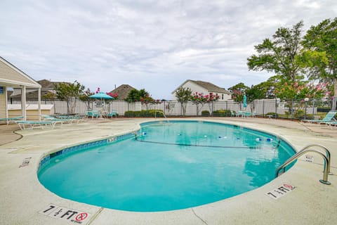 Cozy and Coastal Escape Near Surfside Beach House in Surfside Beach