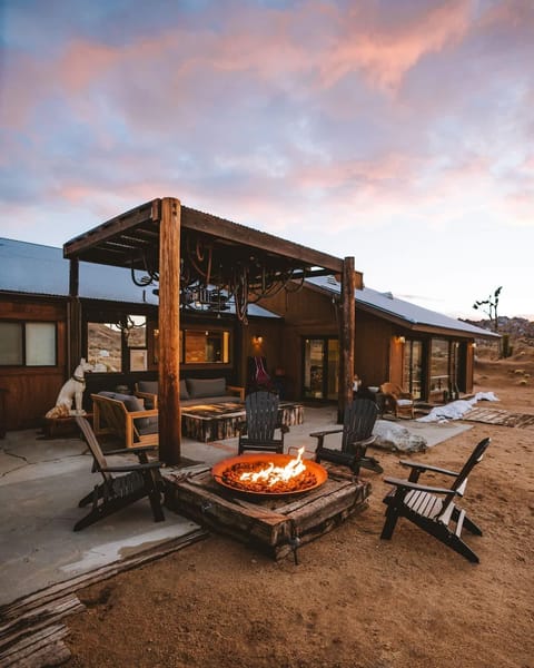 The Outlaw By The Cohost Company House in Pioneertown