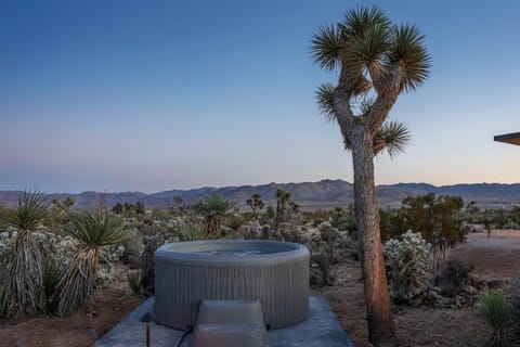 The Gaslight Joshua Tree House in Yucca Valley