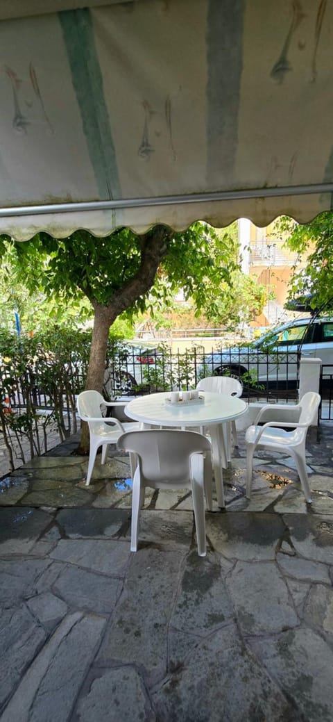 Patio, Day, Balcony/Terrace