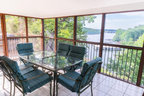 Patio, Balcony/Terrace, Balcony/Terrace, Dining area, Lake view, Lake view