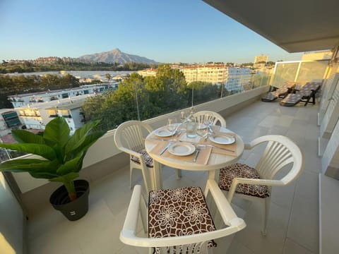 Off site, Balcony/Terrace, Mountain view